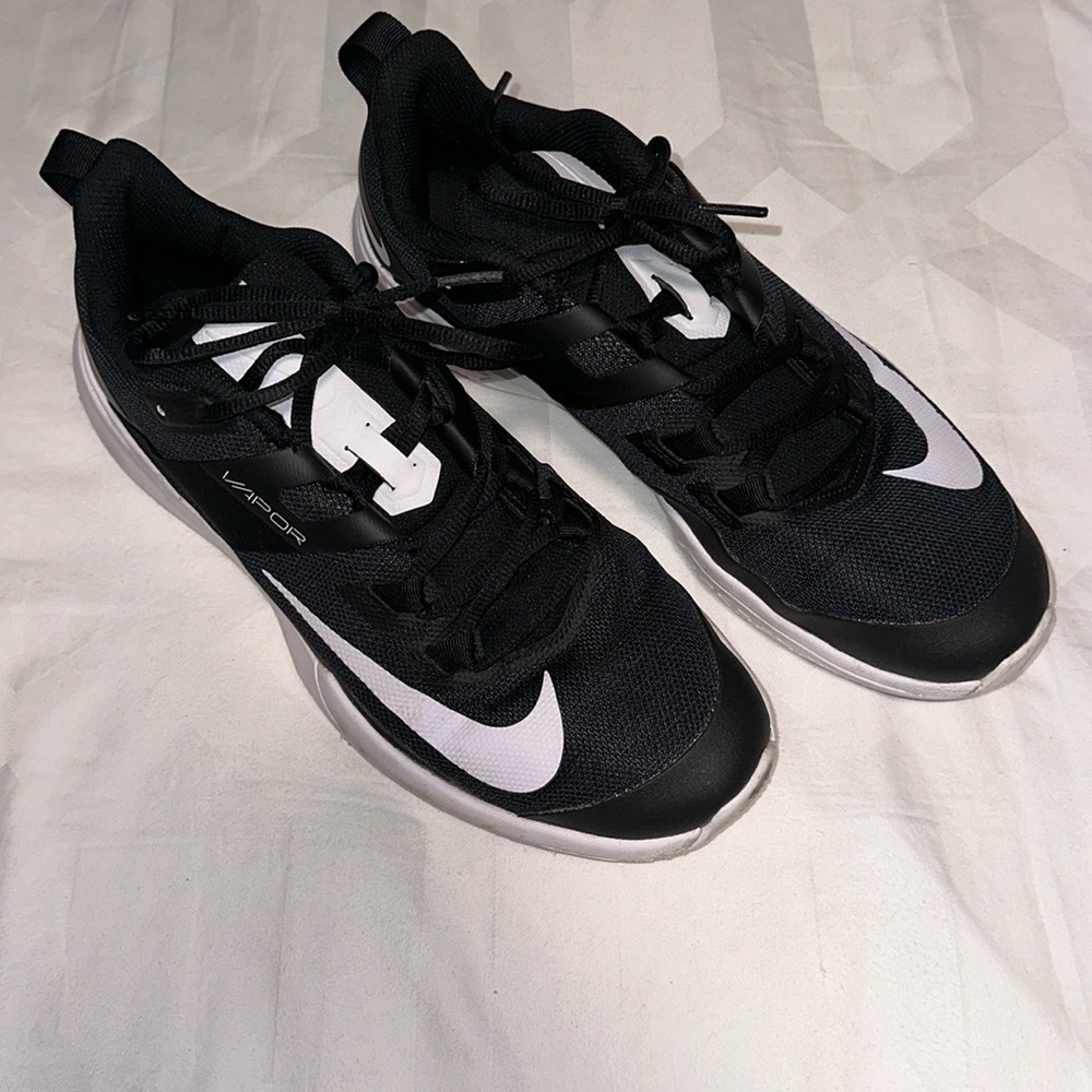 NIKE Men's Vapor Lite Cly Sneaker
